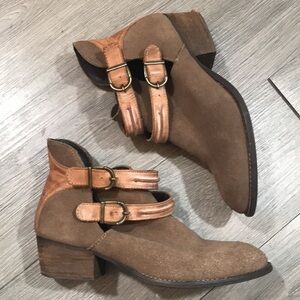 Steve Madden Raskal Western Tan & Brown Leather & Suede Booties size 9.5